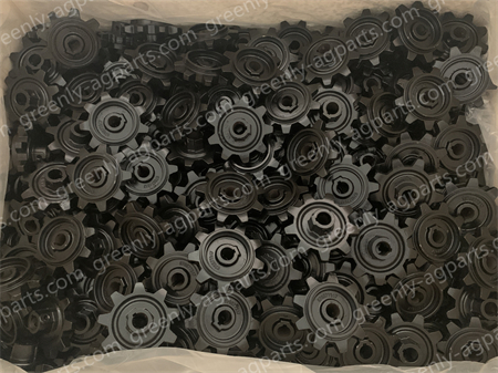 Piñón de accionamiento de 9 dientes Agco-Gleaner 70577247